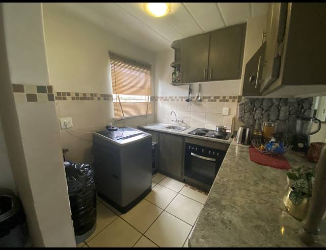 2 BEDROOM SECTIONAL TITLE FOR SALE IN RAVENSWOOD
